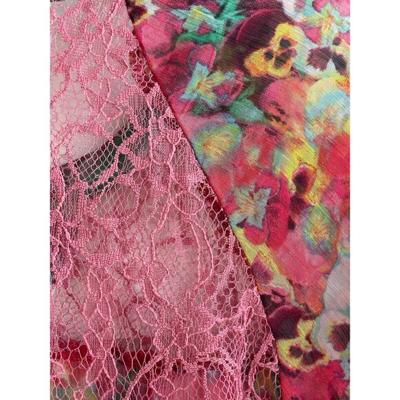 Figueroa & Flower sheer  floral and lace blouse SM - Picture 4 of 11